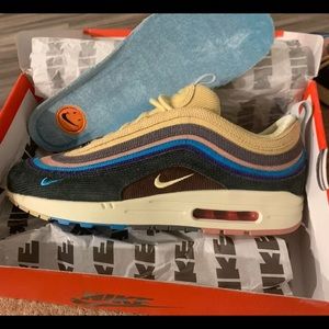 Sean Worherspoon shoes nike